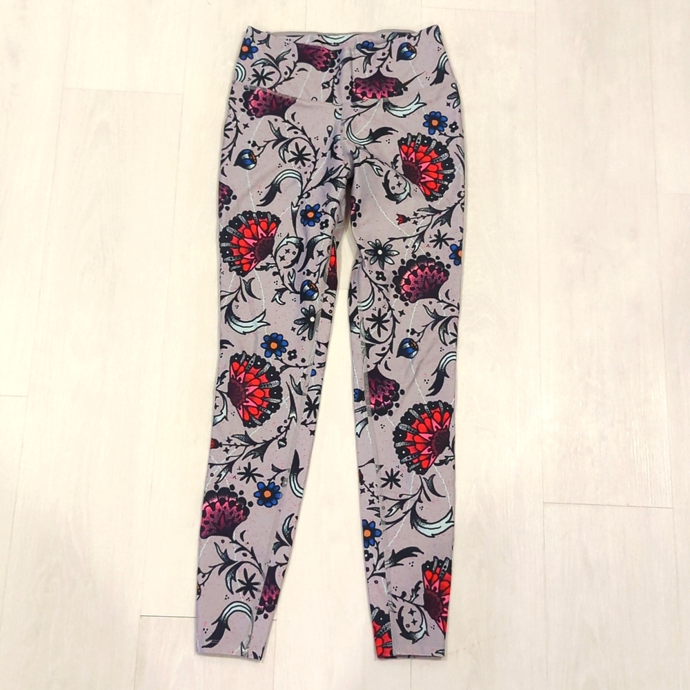 Nike floral Legend Tight size XS
